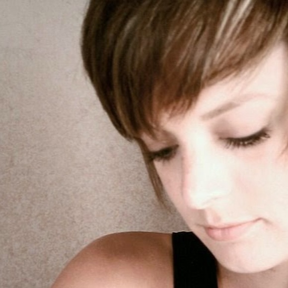 Meet your Posher, Amanda - Picture 1 of 1